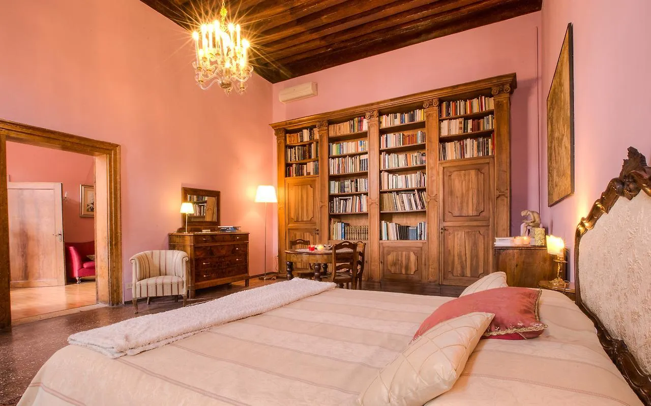 Ca' Della Corte Flats Venedig